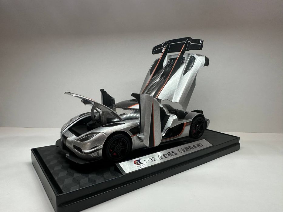 Koenigsegg Agera 1.32! Металлическая модель со светом и звуком