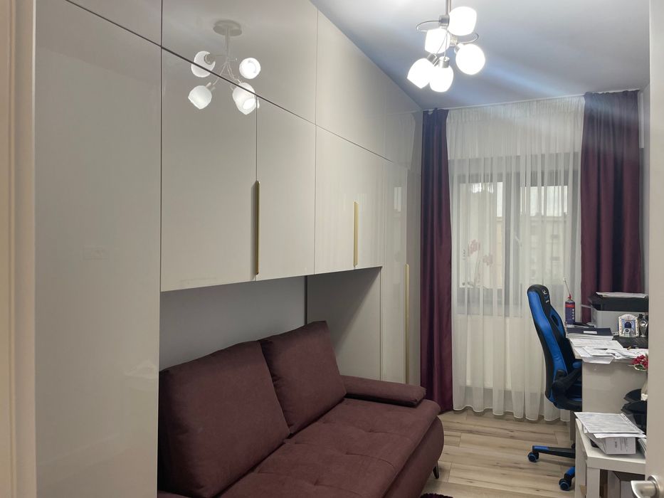 Vand ap 4 camere lux in Buzau,centru