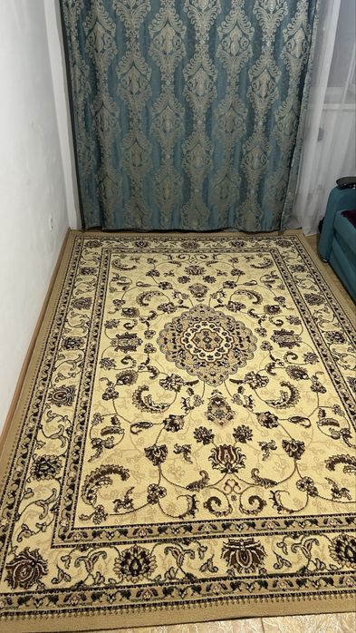 Продам ковер в хорошем состоянии