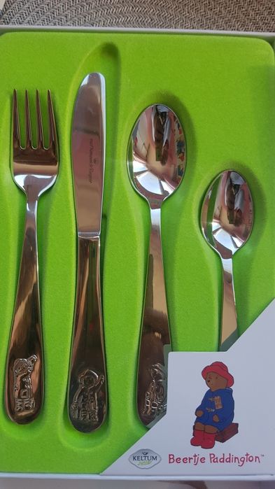 Чисто нов детски комплект за хранене