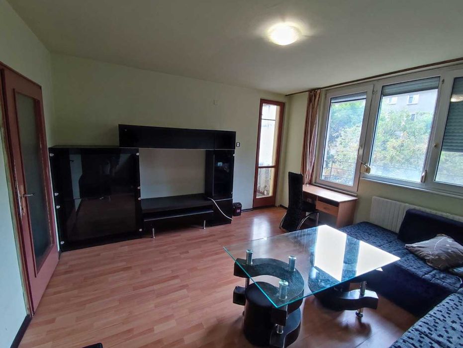 Дава се под наем Едностаен апартамент в Пловдив, Гагарин - 60 кв.м за 225 € - Снимка #1