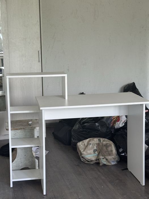 Стол письменный