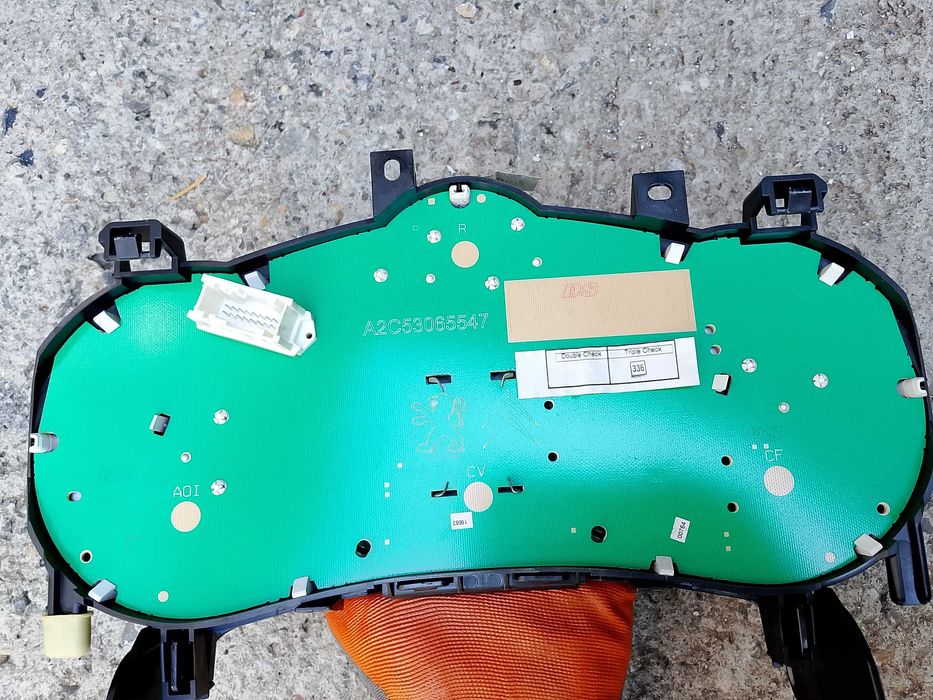 Километраж табло Peugeot 207 Пежо 207 1.4i