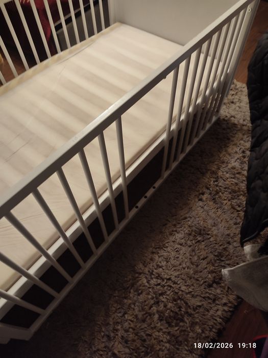 Vând pătuț pentru bebeluși