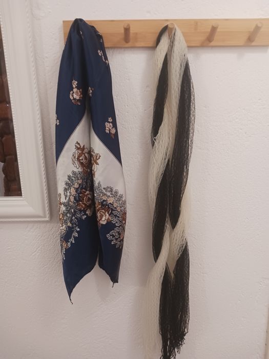 Дамски шалове  изгодно