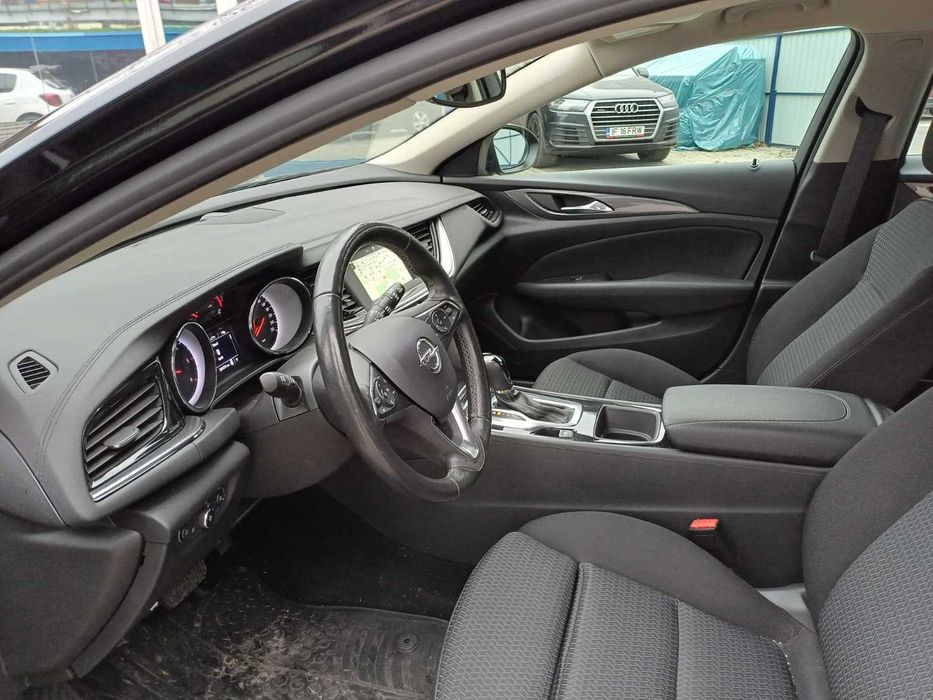 Opel Insignia Tourer 2020 break / automat / incalzire scaune / LED