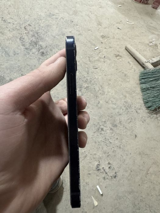 Продам iPhone 12-й