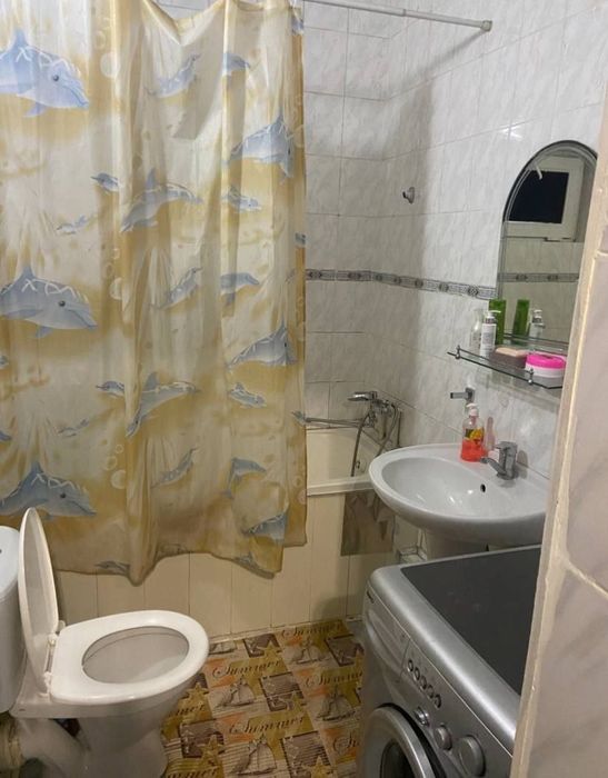 1 xonali kvartira bor Buyuk Ipak Yoʻli metrosi yaqinida