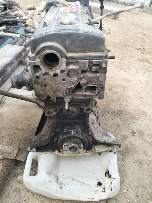 Б/у мотор на Карина е