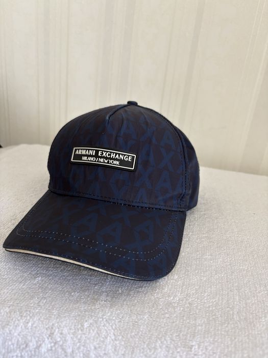 Продам кепку Armani