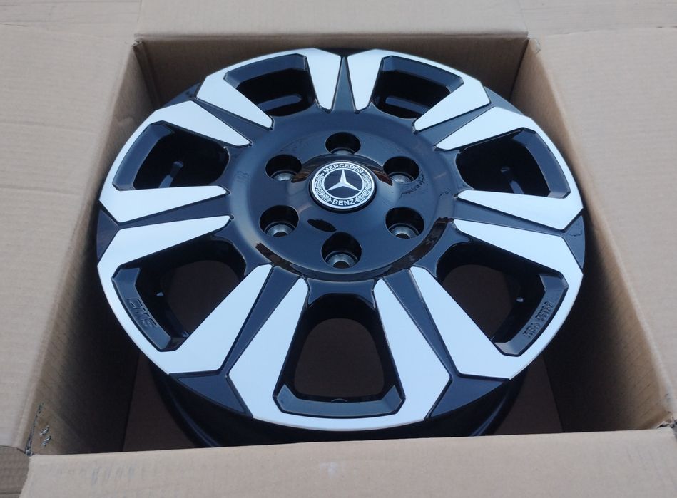 Jante 17 Mercedes Sprinter 6 x 130 R17
 Butuc dedicat 84.1 mm