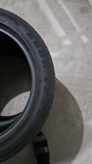 Шины 245/45R18 2шт