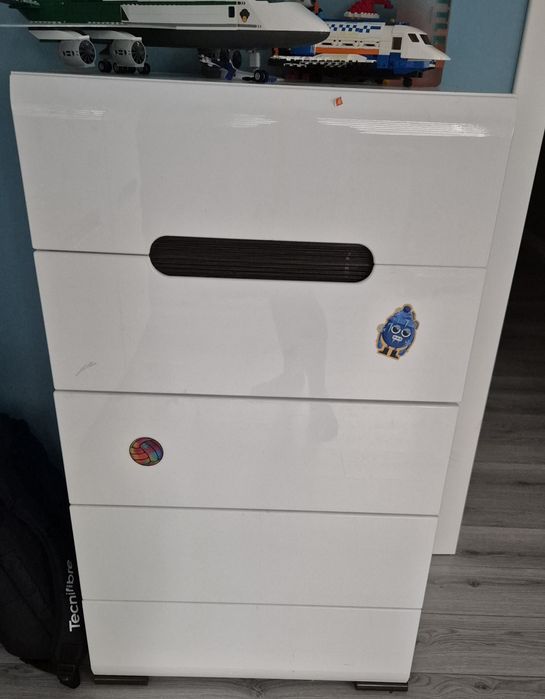 Спальный гарнитур белый глянец