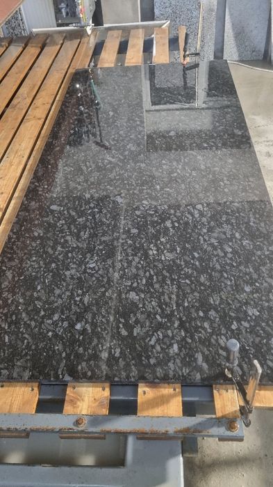 Debitez si prelucrez granit Steel Black cu 650 lei mp 0726535505
