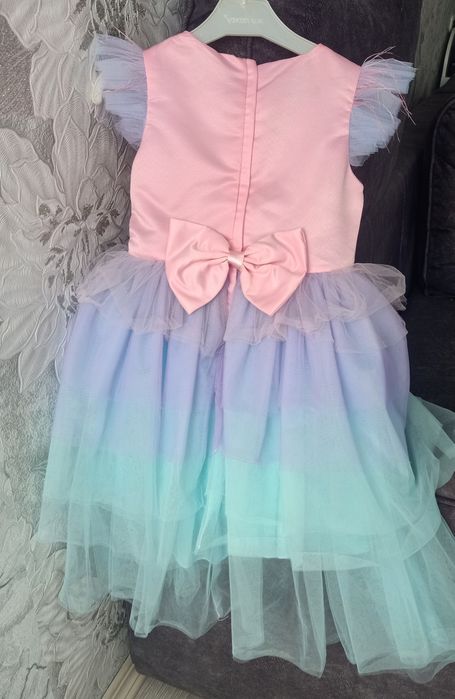 Продам платье для девочки, нарядное
