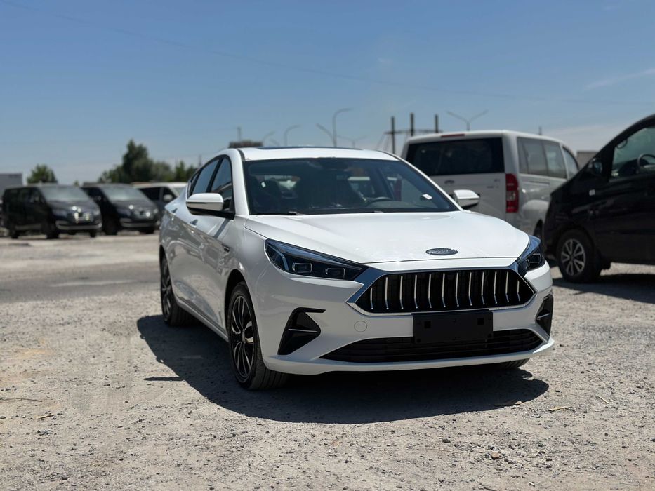 JAC J7 автомобилини катта чегирмада