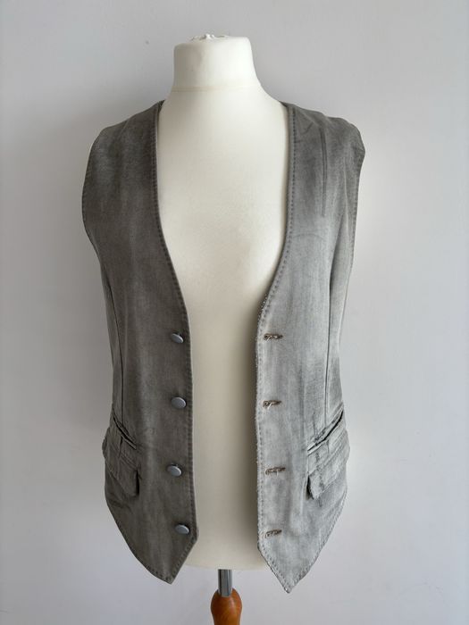 Dolce&Gabbana елек, размер 48; Guess яке