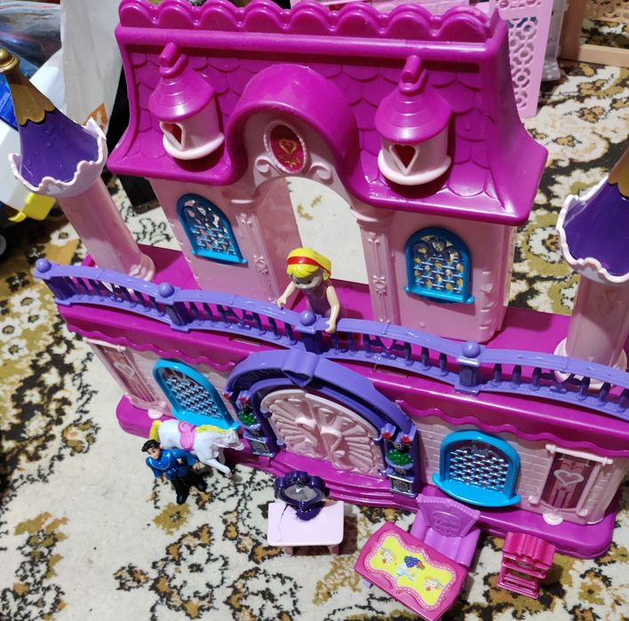 Castel păpuși barbie și căsuță papusi