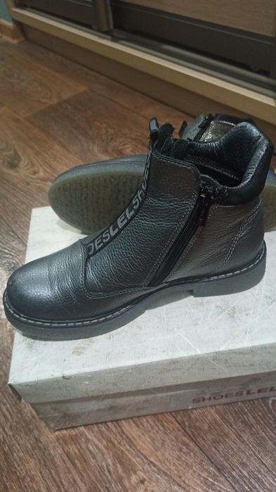 Продам ботинки осенние для девочки