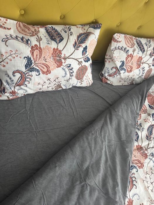 Vând lenjerii pat noi de 2 persoane cu cearceaf cu elastic