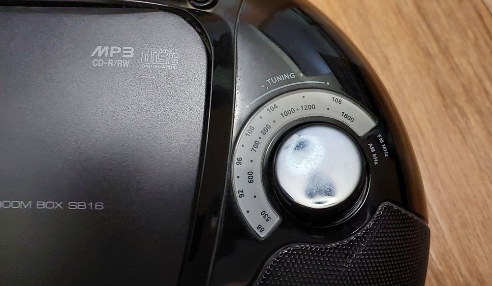 Продам  CD-магнитоллу