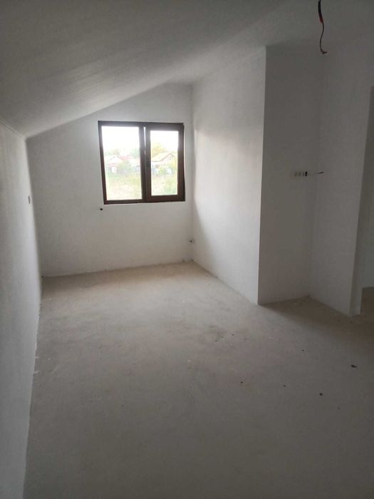 Vând casa individuala P+M - 140 mp utili, teren 320 mp