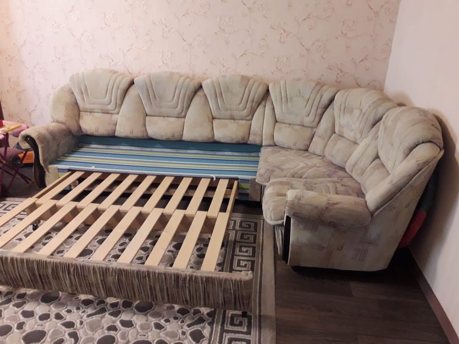 Продам раздвижной угловой диван