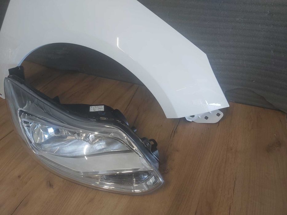 Pachet Aripa+Far Dreapta Ford Focus 3/III 2011-2014 (Frozen White)