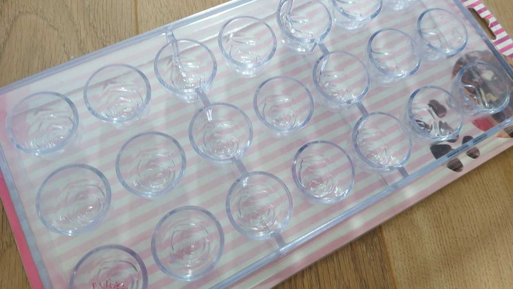 Силиконови форми молдове за бонбони