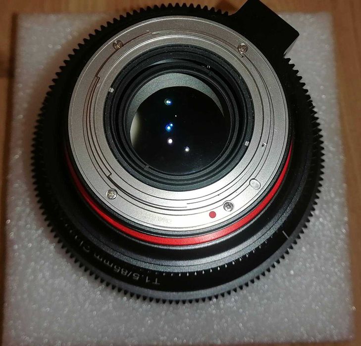 Продавам обектив XEEN 85mm T1.5
