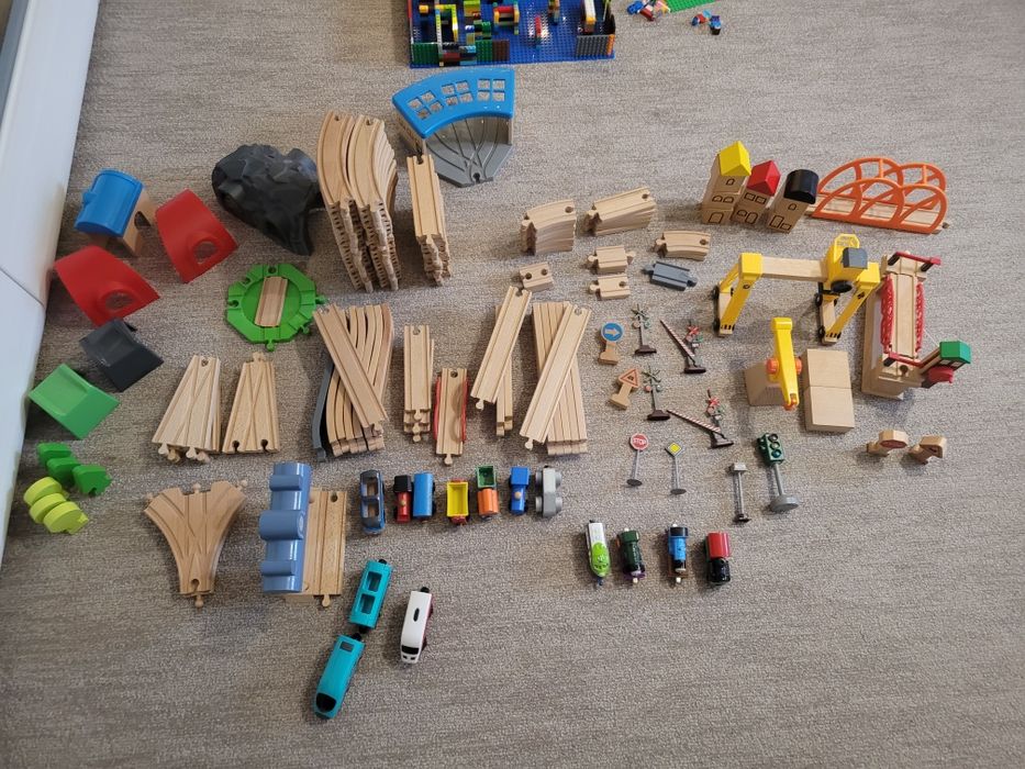 Sina de tren de lemn cu accesorii