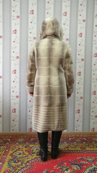 Продам мутоновую шубу.