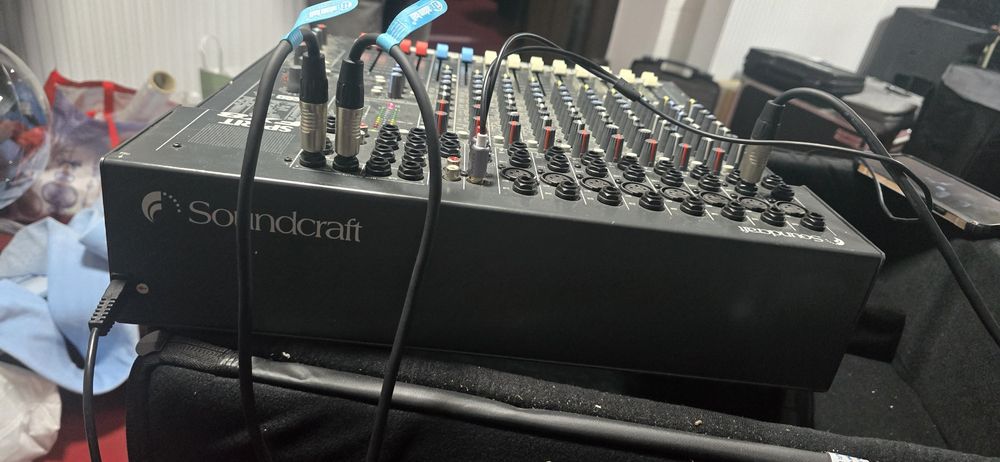 Mixer Soundcraft Spirit FX8 + husa Gator