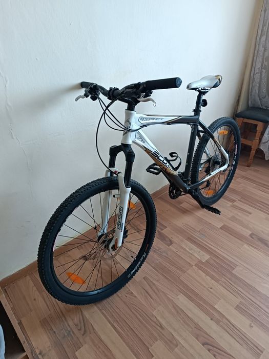 Vând bicicleta sau schimb