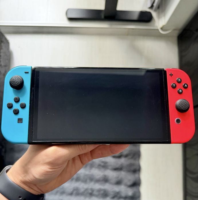 Nintendo Switch OLED Full Box (stare foarte buna)