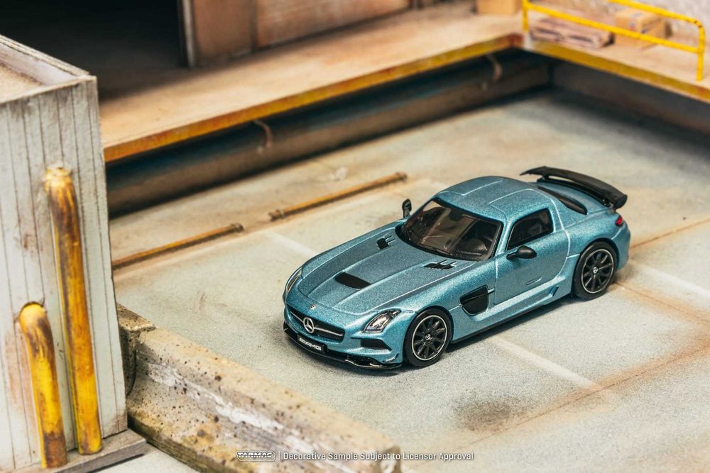 Tarmac Works Mercedes-Benz SLS AMG Black Series