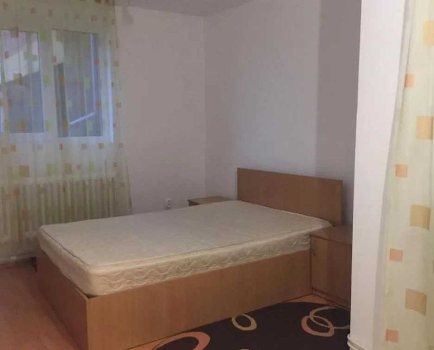 Дава се под наем Тристаен апартамент в Пловдив, Център - 74 кв.м за 188.7 € - Снимка #2