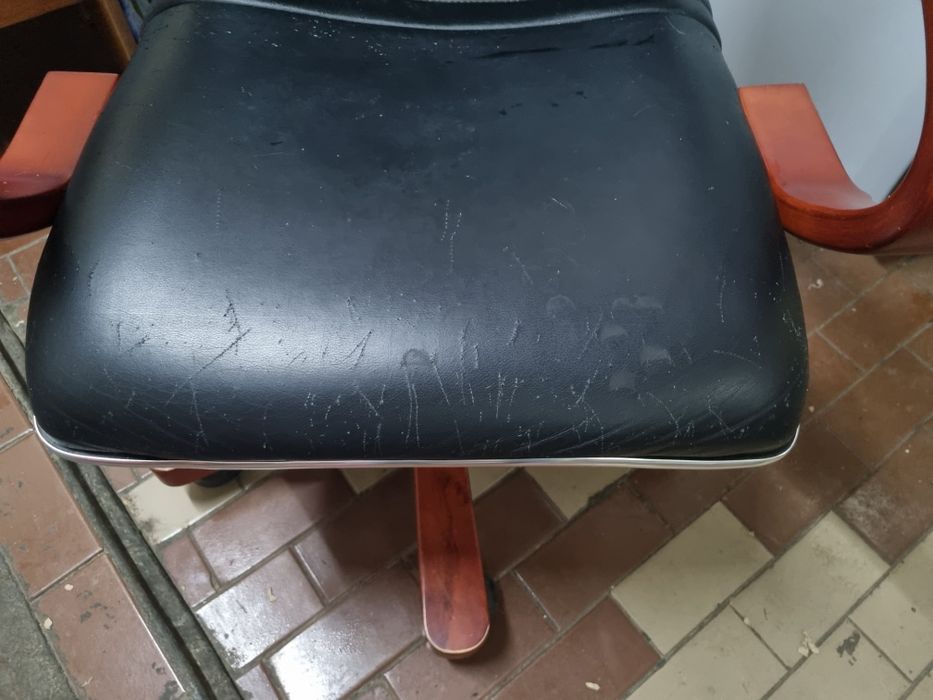 Офисное кресло б/у