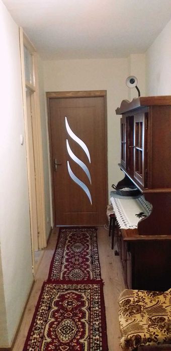 Închiriez garsoniera