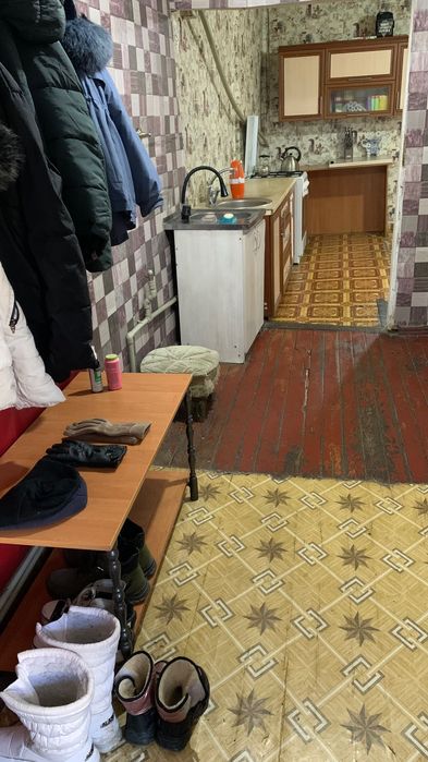 Продам дом в Коктал 1. барачного типа.