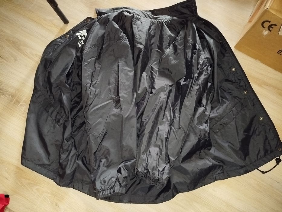 Продавам дрехи. ..