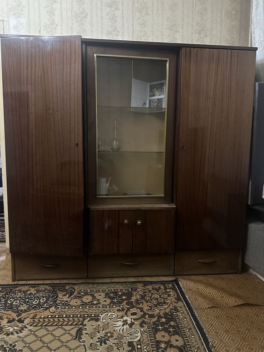 Отдам даром сервант шкаф