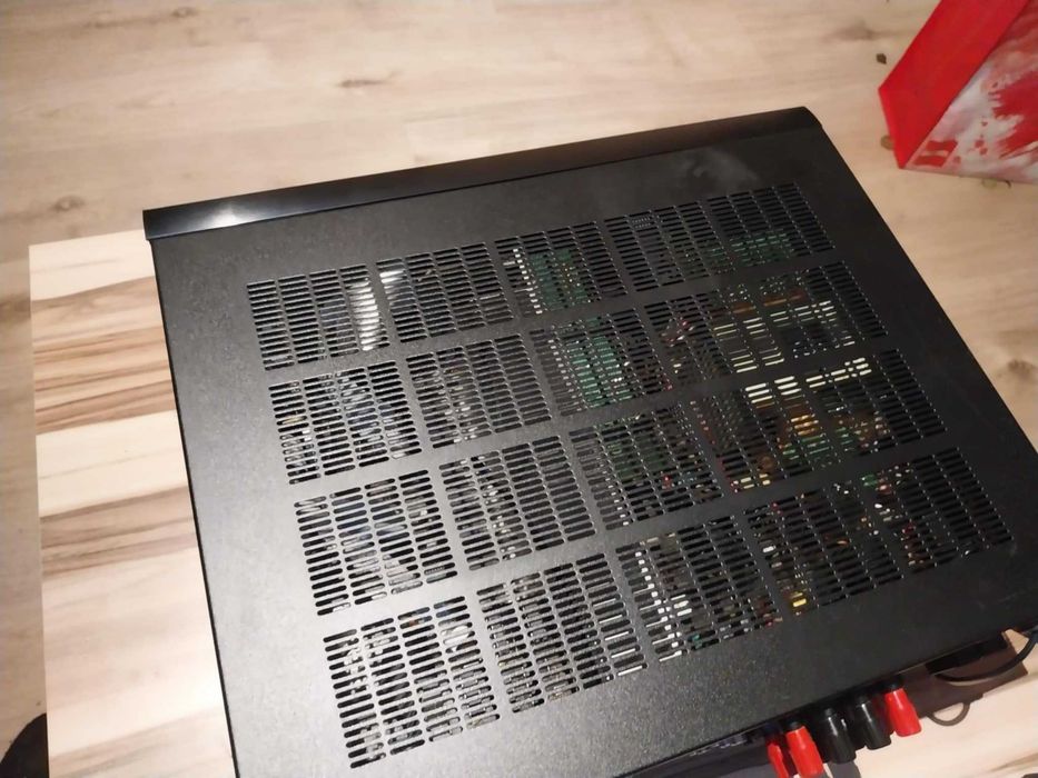 Продавам касетофон YAMAHA