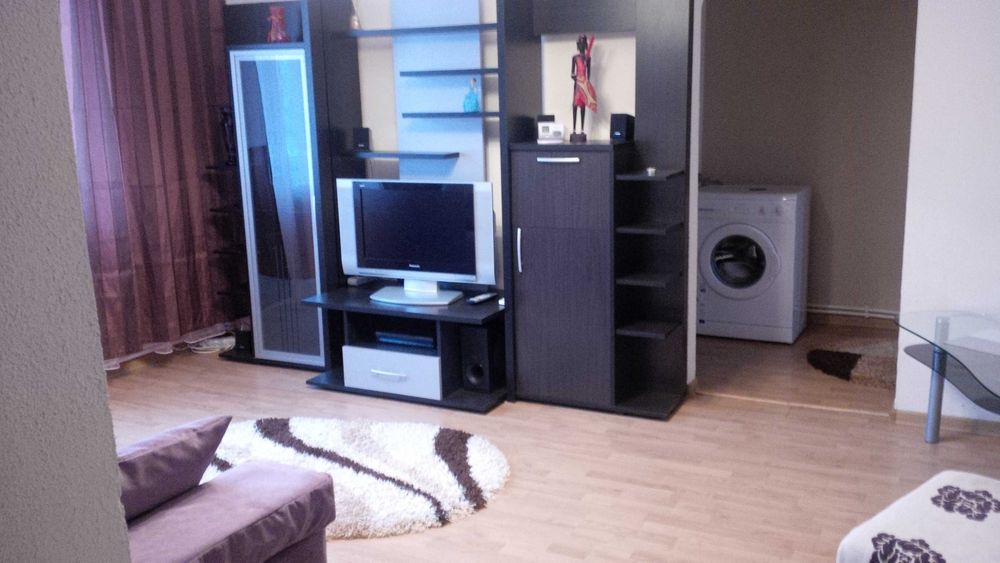 Apartament 50m2 renovat, zona Precista