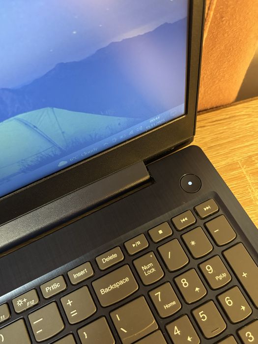 Laptop Lenovo IdeaPad 3