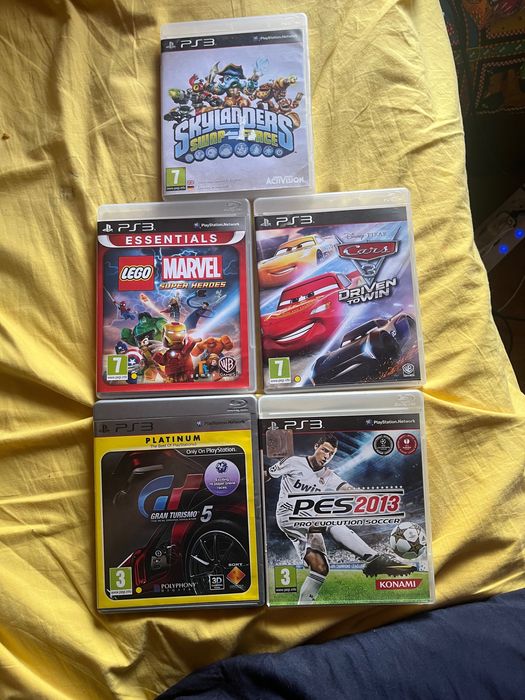 Vând ps3 și jocuri