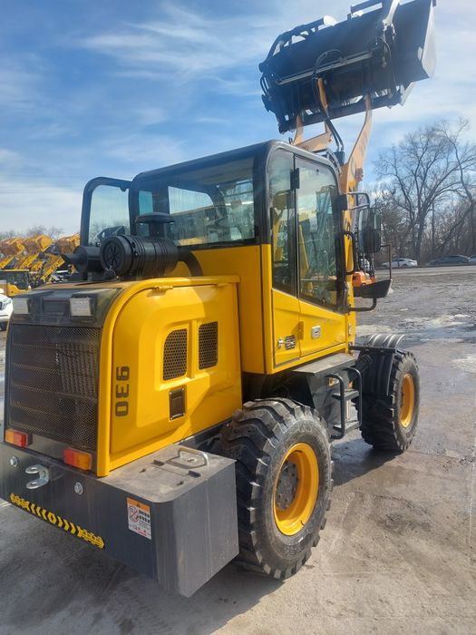 Погрузчик 930  SZLC