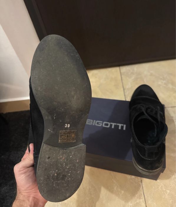 Pantofi înalți Bigotti din piele întoarsă, masura 39