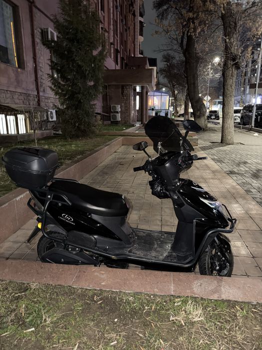 Скутер Lifan (LF) 50 / городской скутер