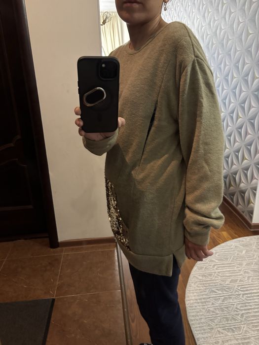 Акриловый свитер для кормящих